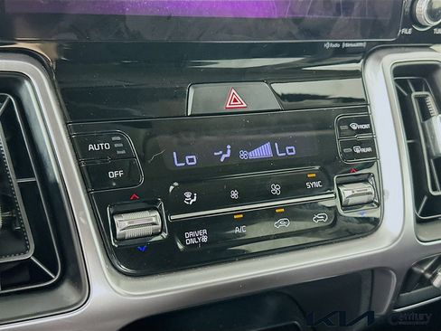 Certified 2023 Kia Sorento EX AWD/4WD image 16