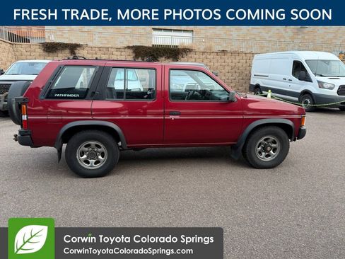 Used 1995 Nissan Pathfinder 4WD image 8