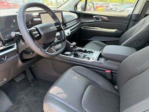 New 2027 Kia Carnival SX w/ Dark Edition Package FWD image 17