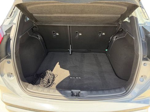 Used 2023 Nissan Kicks SR w/ SR Premium Package FWD image 18