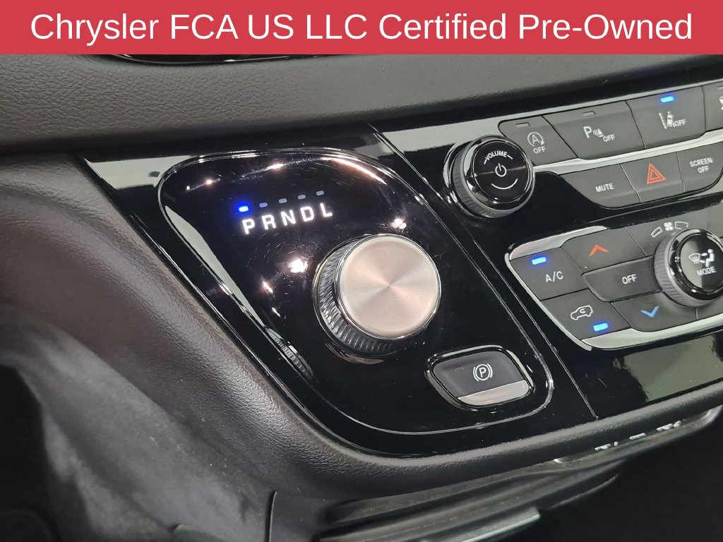 Certified 2025 Chrysler Pacifica Select FWD image 29