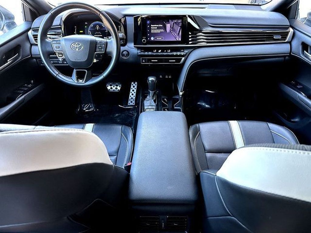 Used 2025 Toyota Camry SE FWD image 28