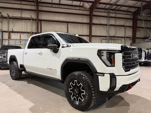 Used 2024 GMC Sierra 2500 AT4 w/ AT4 Preferred Package AWD/4WD image 1