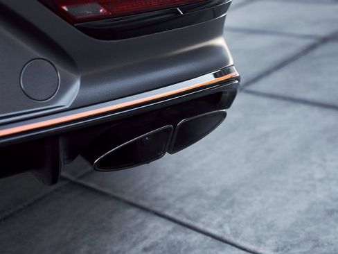 Used 2025 Bentley Bentayga image 13