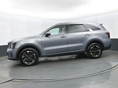 Used 2024 Kia Sorento S AWD/4WD image 5