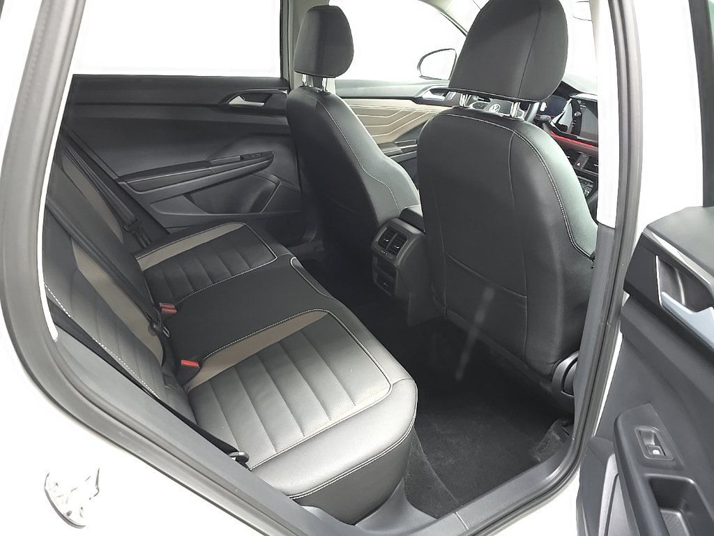 Used 2024 Volkswagen Taos SEL AWD/4WD image 18