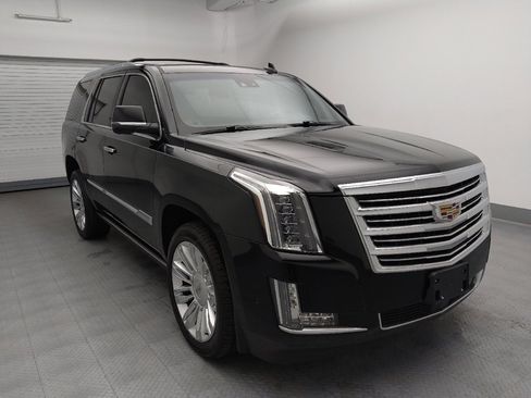 Used 2017 Cadillac Escalade Platinum image 13