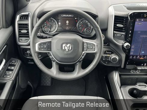 Used 2025 RAM 1500 Big Horn AWD/4WD image 17