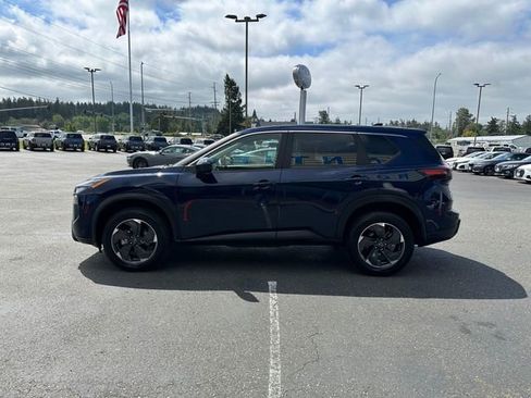 Used 2025 Nissan Rogue SV AWD/4WD image 5
