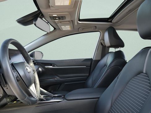 Used 2023 Toyota Camry SE w/ Cold Weather Package FWD image 24