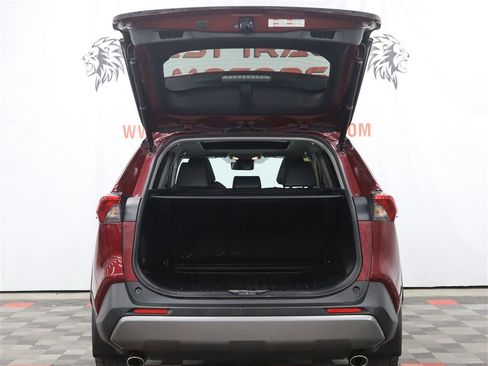 Used 2019 Toyota RAV4 Limited AWD/4WD image 6
