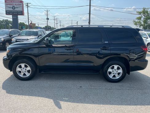 Used 2018 Toyota Sequoia SR5 w/ Premium Package AWD/4WD image 2