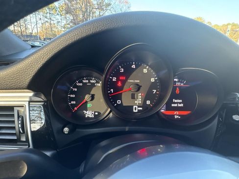 Used 2018 Porsche Macan image 31