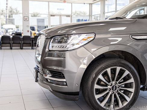 Used 2021 Lincoln Navigator L Reserve w/ Luxury Package AWD/4WD image 5