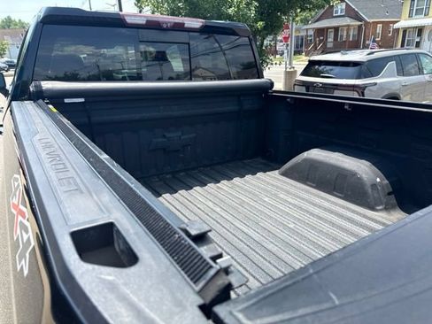 Used 2020 Chevrolet Silverado 1500 LTZ w/ LTZ Premium Package AWD/4WD image 11
