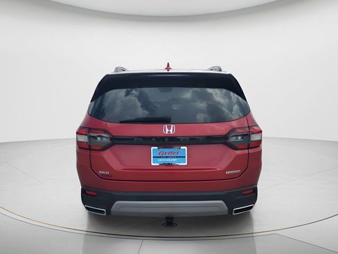 Used 2024 Honda Pilot Touring image 6
