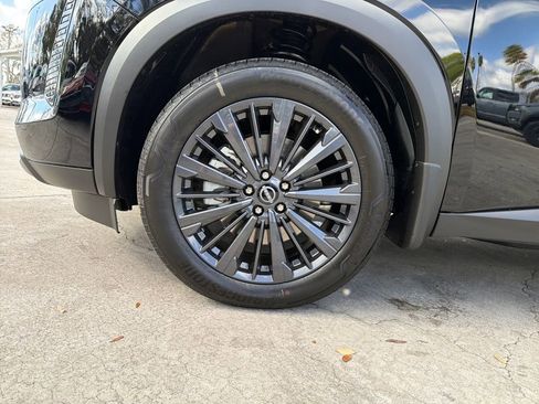 New 2026 Nissan Pathfinder SL w/ SL Premium Package image 11