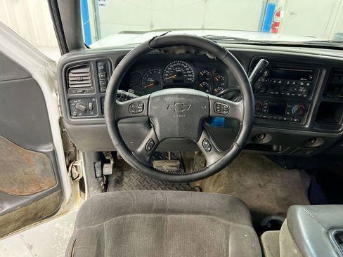 Used 2003 Chevrolet Silverado 2500 4x4 Crew Cab image 11