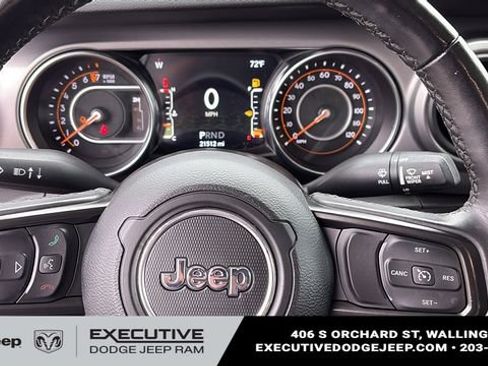 Used 2022 Jeep Gladiator Sport AWD/4WD image 12
