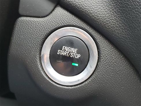 Used 2018 Chevrolet Equinox LT image 64