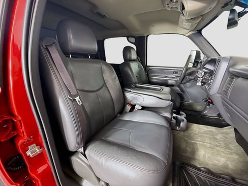 Used 2004 Chevrolet Silverado 2500 LS w/ Skid Plate Package AWD/4WD image 26