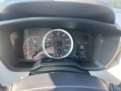 Used 2022 Toyota Corolla Cross L image 19