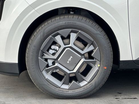 New 2026 Kia Carnival EX image 26