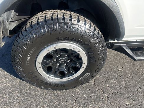 Used 2022 Ford Bronco Badlands image 31