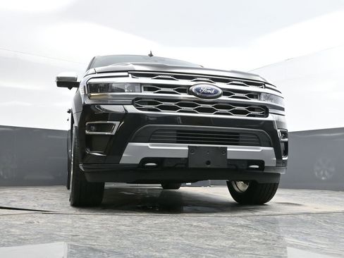 Used 2024 Ford Expedition Platinum image 35