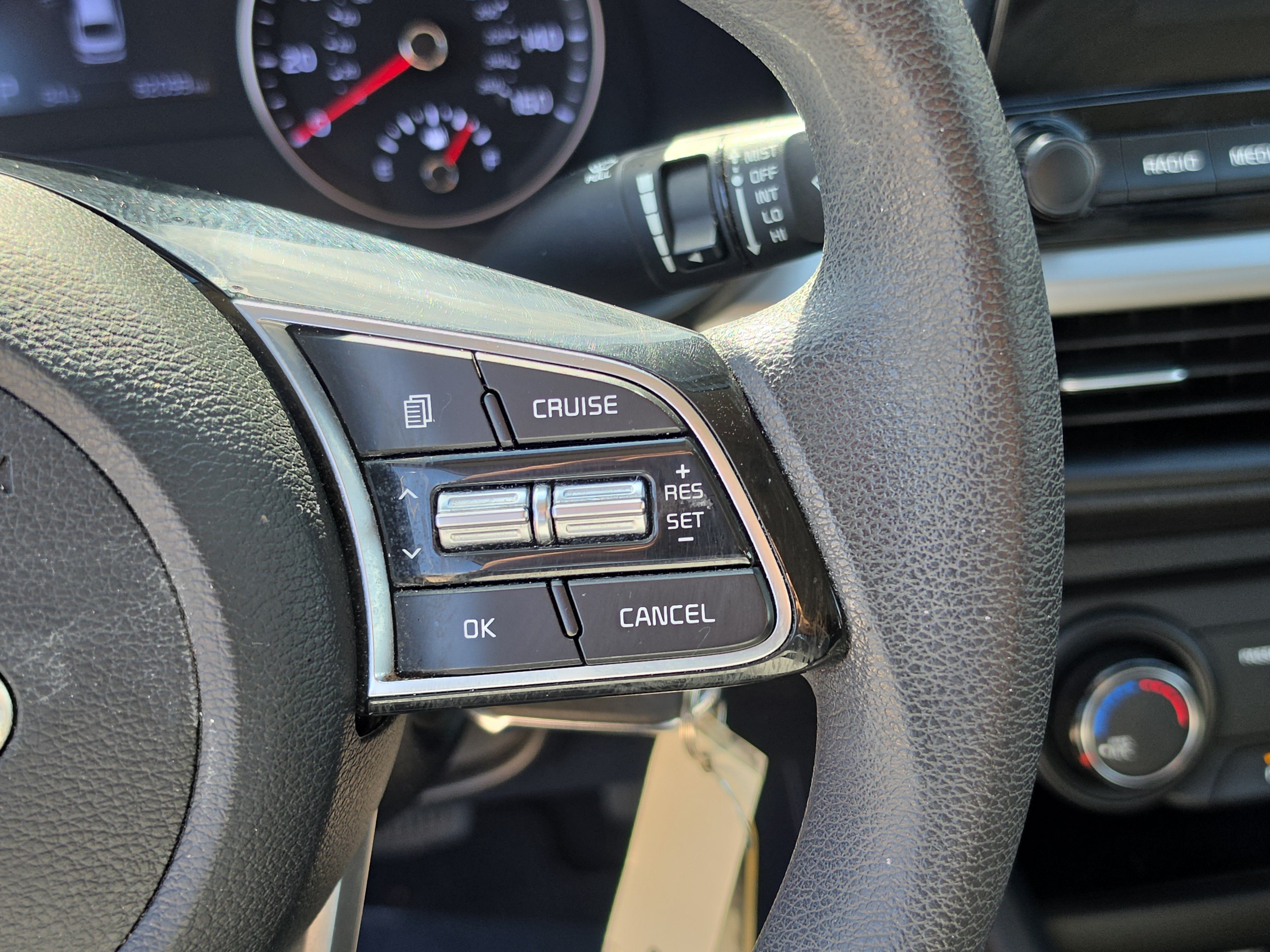 Used 2020 Kia Forte LXS FWD image 28