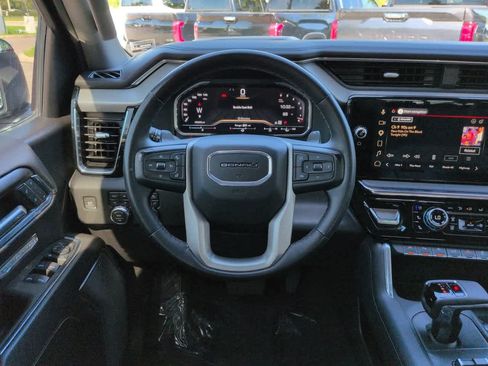 Used 2024 GMC Sierra 1500 Denali w/ Technology Package AWD/4WD image 15