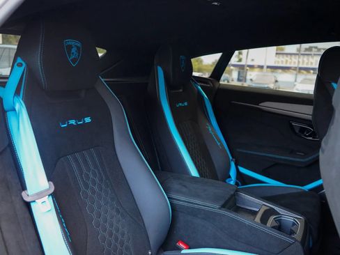 Used 2024 Lamborghini Urus Performante AWD/4WD image 42