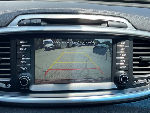Used 2016 Kia Sorento SX FWD image 16