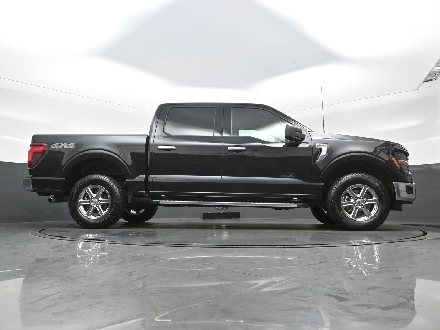 Used 2025 Ford F150 XLT w/ Equipment Group 301A Standard AWD/4WD image 30