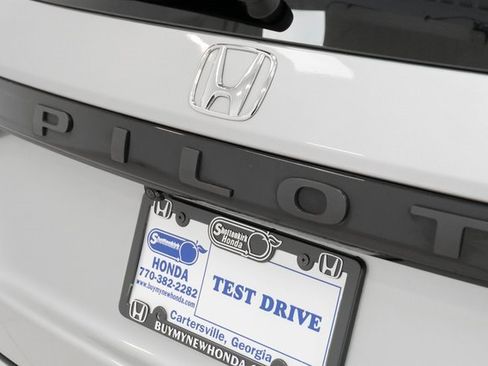Used 2025 Honda Pilot EX-L image 11