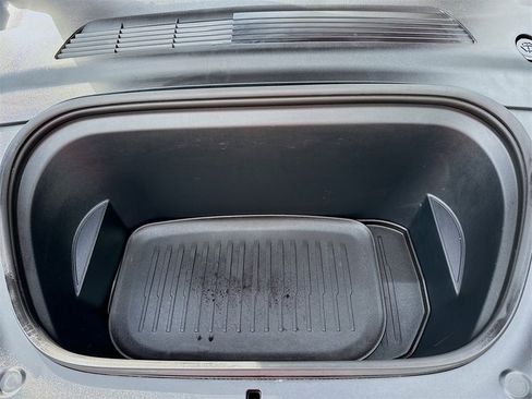 Used 2021 Tesla Model Y 2WD image 31