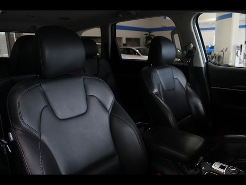 Used 2021 Kia Telluride LX AWD/4WD image 26