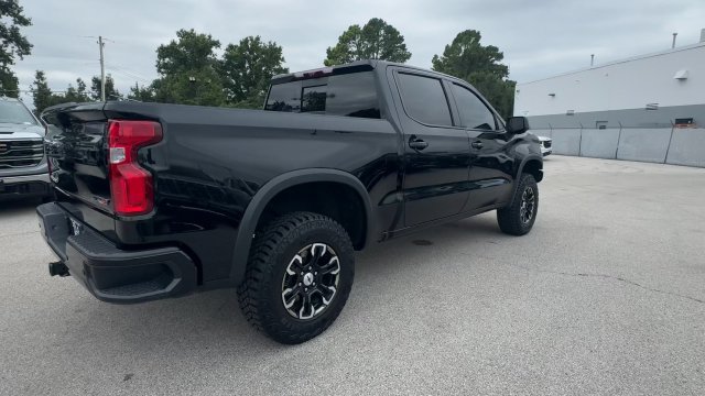 Used 2024 Chevrolet Silverado 1500 ZR2 w/ Technology Package AWD/4WD image 9