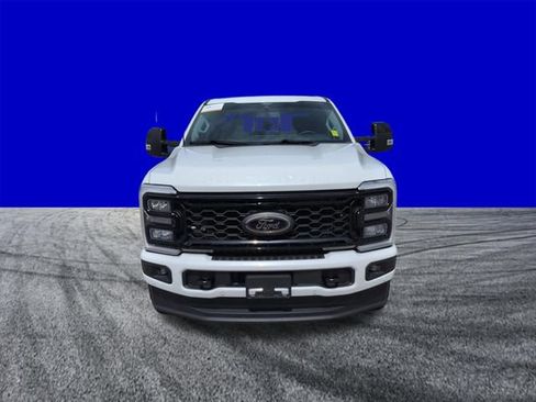 Certified 2025 Ford F250 Lariat w/ Lariat Ultimate Package AWD/4WD image 9