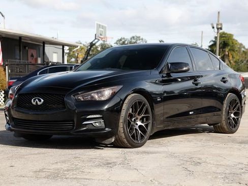 Used 2017 INFINITI Q50 Signature Edition w/ All Weather Package (L93) image 4