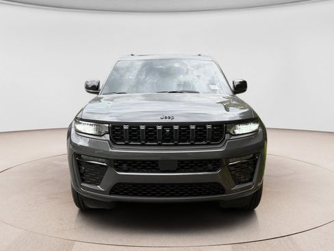 Used 2026 Jeep Grand Cherokee Limited AWD/4WD image 8