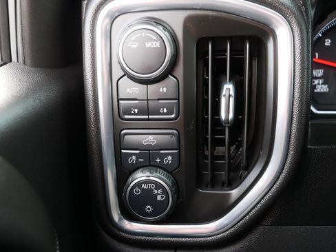 Used 2021 Chevrolet Silverado 1500 LT w/ Z71 Off-Road Package image 26