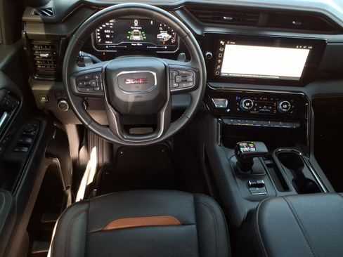 Used 2024 GMC Sierra 1500 AT4 w/ Technology Package AWD/4WD image 19