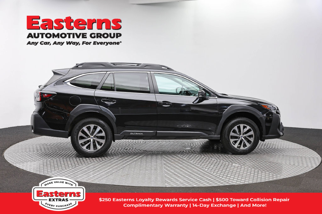 Used 2023 Subaru Outback Premium AWD/4WD image 5