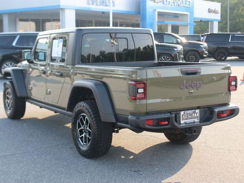 Used 2025 Jeep Gladiator Rubicon w/ Convenience Group AWD/4WD image 5