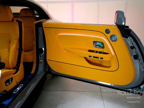 New 2025 Rolls-Royce Spectre Black Badge w/ Spectre Enhancement Package image 29