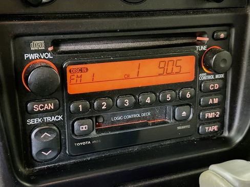 Used 2002 Toyota Tacoma PreRunner image 16