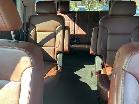 Used 2019 Chevrolet Tahoe Premier w/ Premier Plus Edition image 23