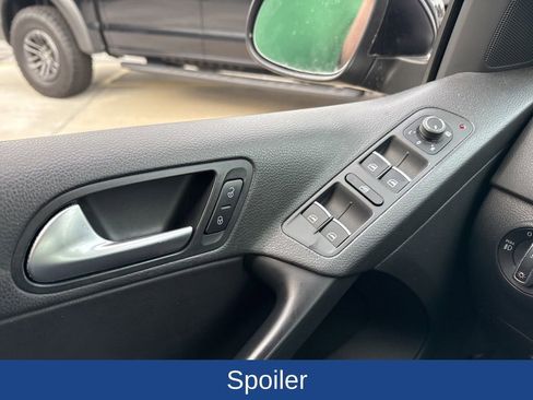 Used 2016 Volkswagen Tiguan SE image 8