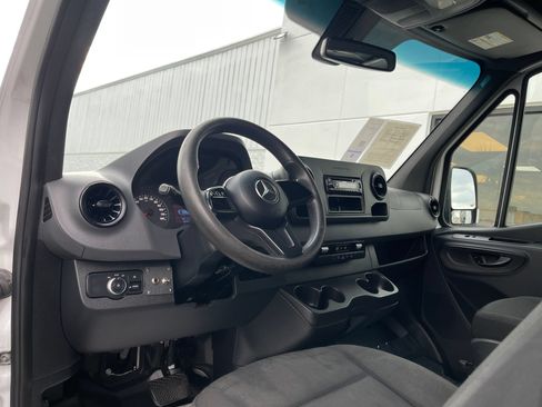 Used 2019 Mercedes-Benz Sprinter 170 Cargo image 16